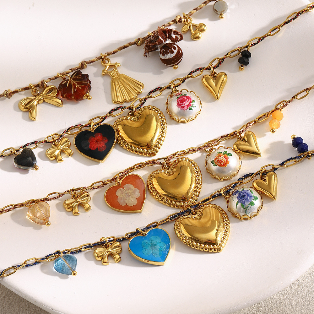 1 Stück luxuriöse Retro-Halsketten mit Herz- und Schleifenknoten aus Edelstahl für Damen h5Bild3