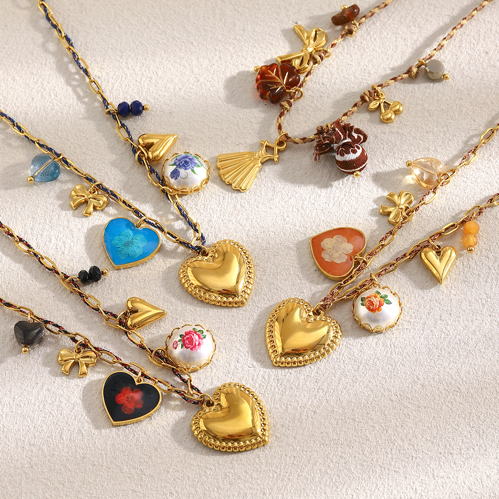 1 Stück luxuriöse Retro-Halsketten mit Herz- und Schleifenknoten aus Edelstahl für Damen h5Bild2