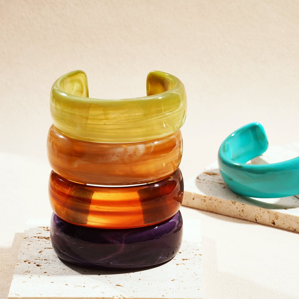 1 Stück einfache Manschettenarmbänder aus Acryl mit Farbverlauf für Damen h5Bild3