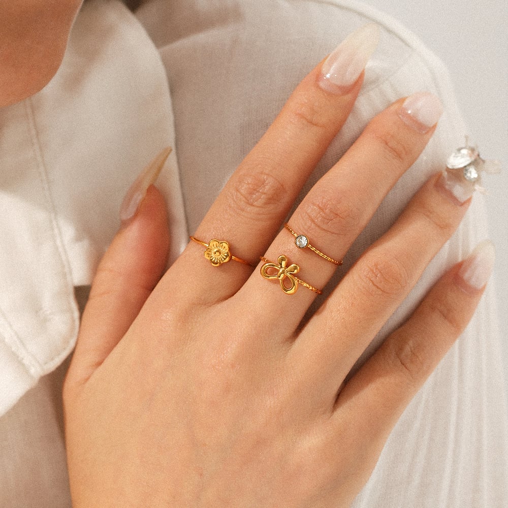Multi-layered Simple Series Daily Flower Stainless Steel   Zircon Women's Statement Rings Picture4