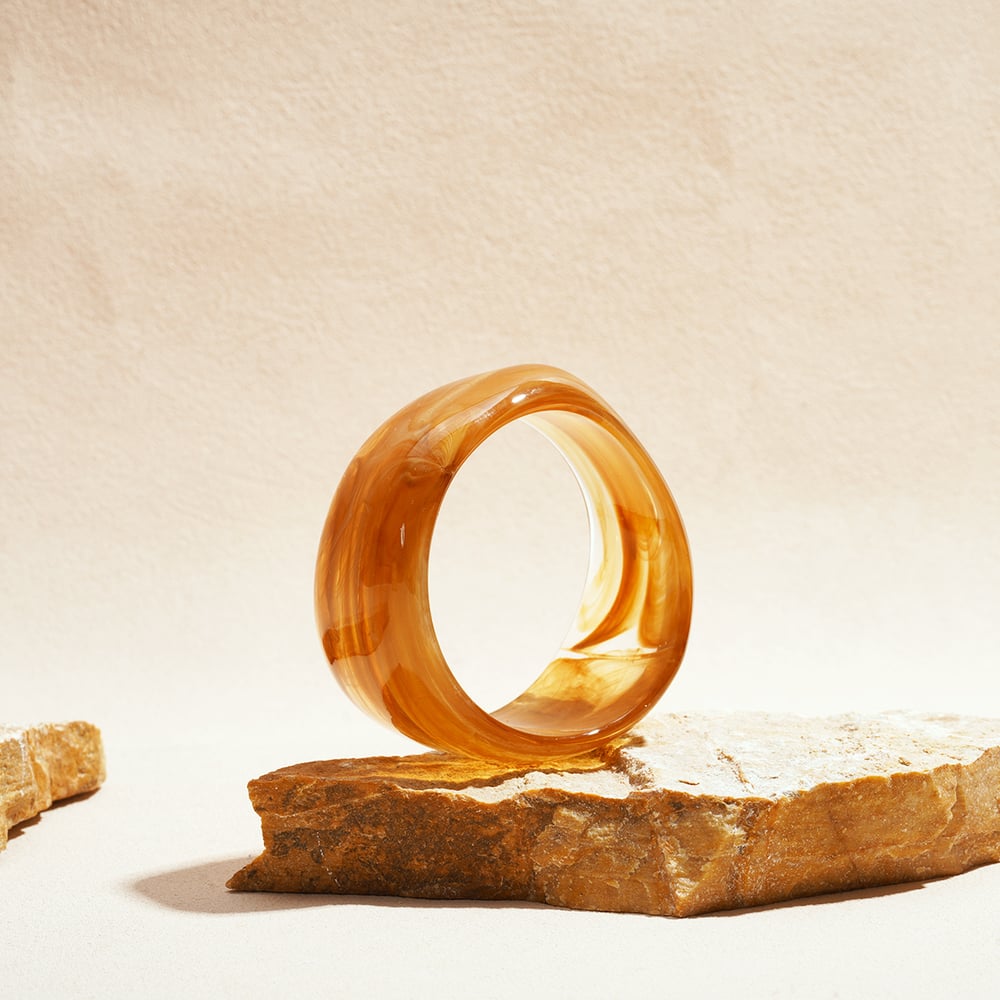 1 Stück einfache leichte Luxus unregelmäßige Farbverlauf Acryl Damen Armreifen h5Bild5