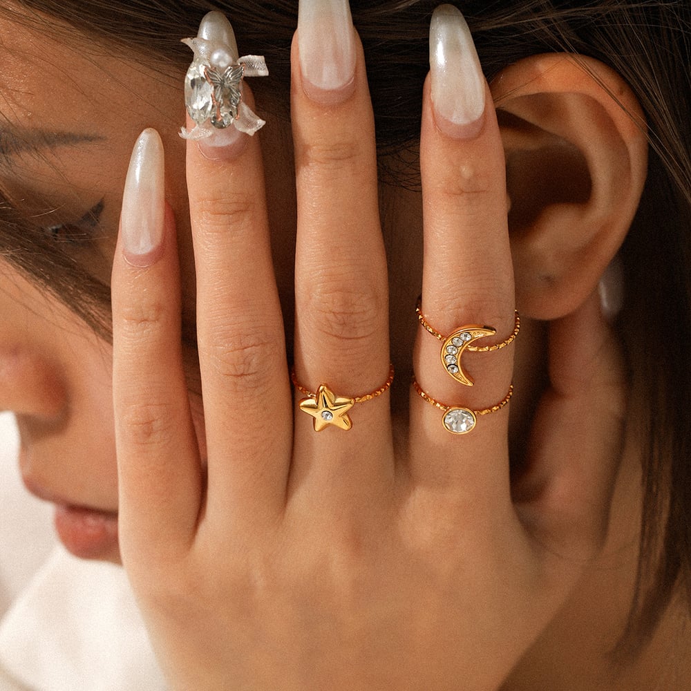 Mehrschichtige luxuriöse Statement-Ringe aus Edelstahl mit Stern und Mond und Zirkonia für Damen Bild3