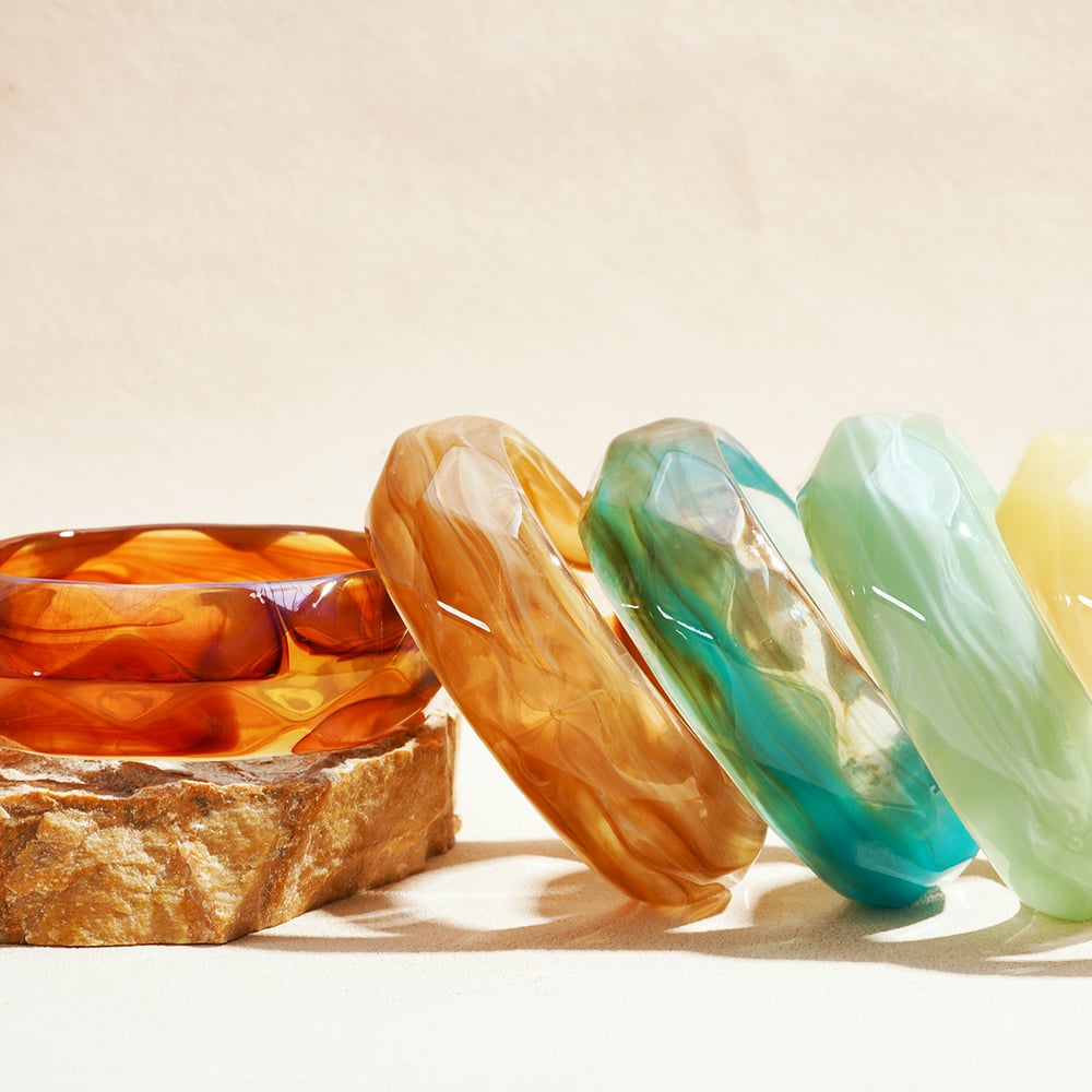 1 Stück einfache, unregelmäßige Acrylarmreifen mit Farbverlauf für Damen h5Bild3