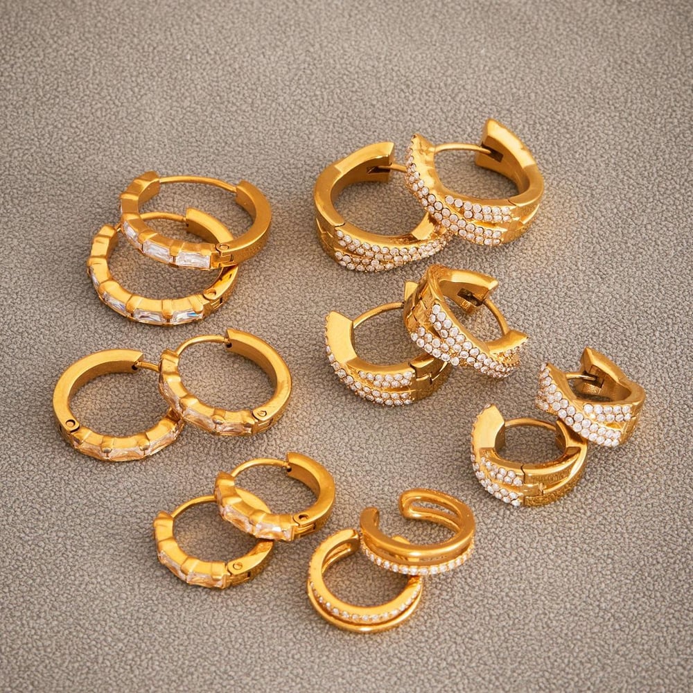 1 Paar luxuriöse kreisförmige Creolen aus Edelstahl in Goldfarbe mit Zirkonia für Damen Bild6