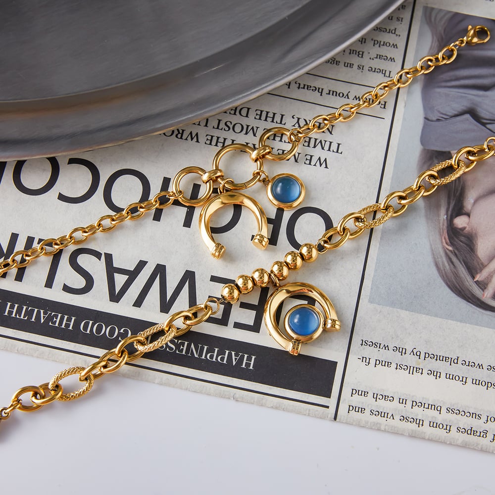 1 pulsera de lujo con dijes de resina azul circular de acero inoxidable color dorado para mujer h5Imagen4