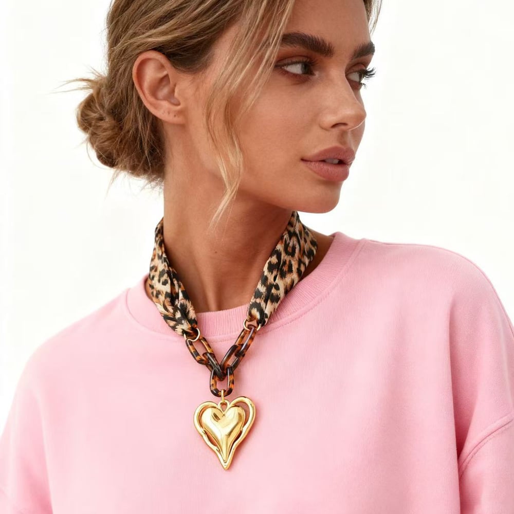 1 Piece Retro Heart Leopard Print Stainless Steel  Gold Color  Women's Chain Bracelets Picture6