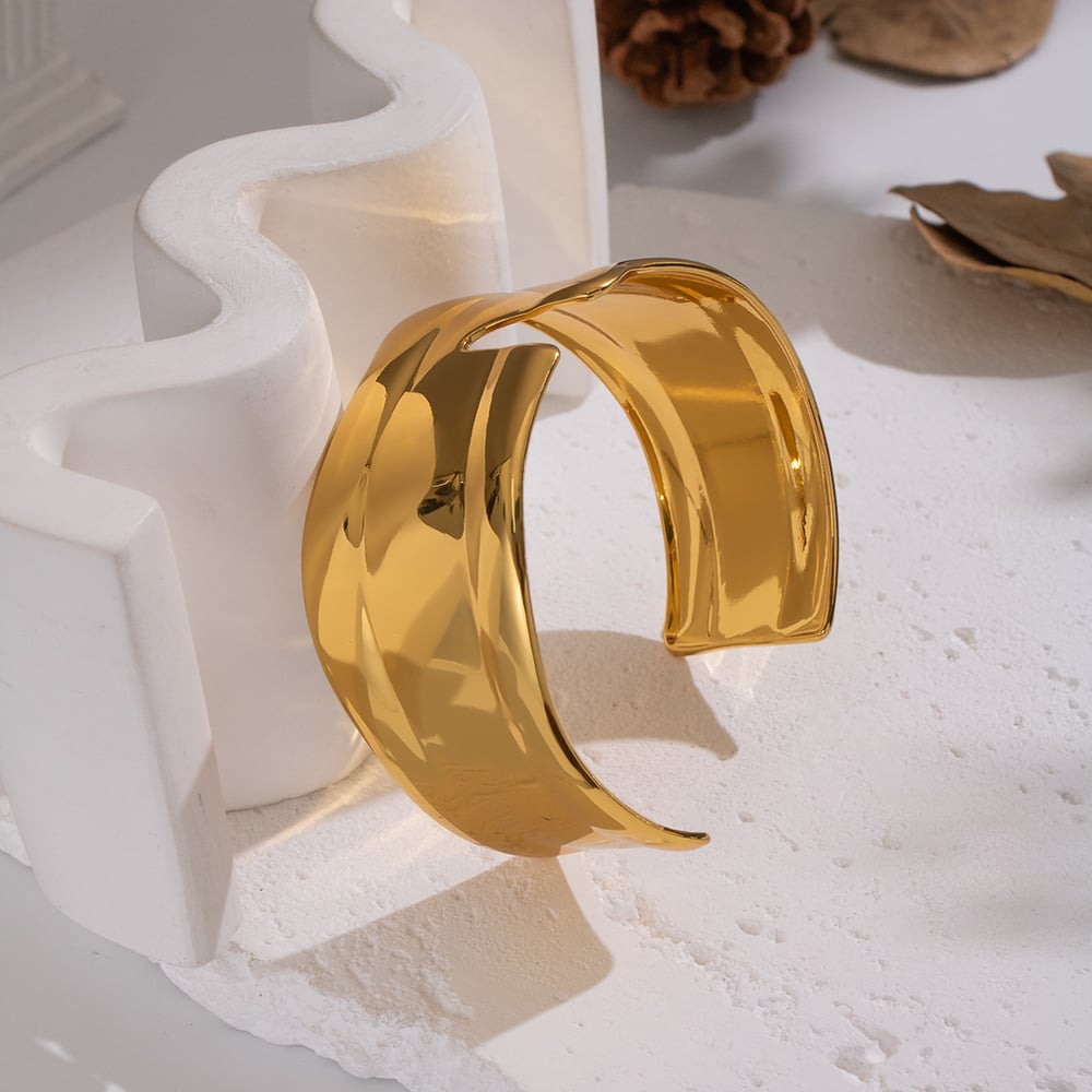 1 Stück einfarbiges Manschettenarmband aus Edelstahl in Goldfarbe Bild3