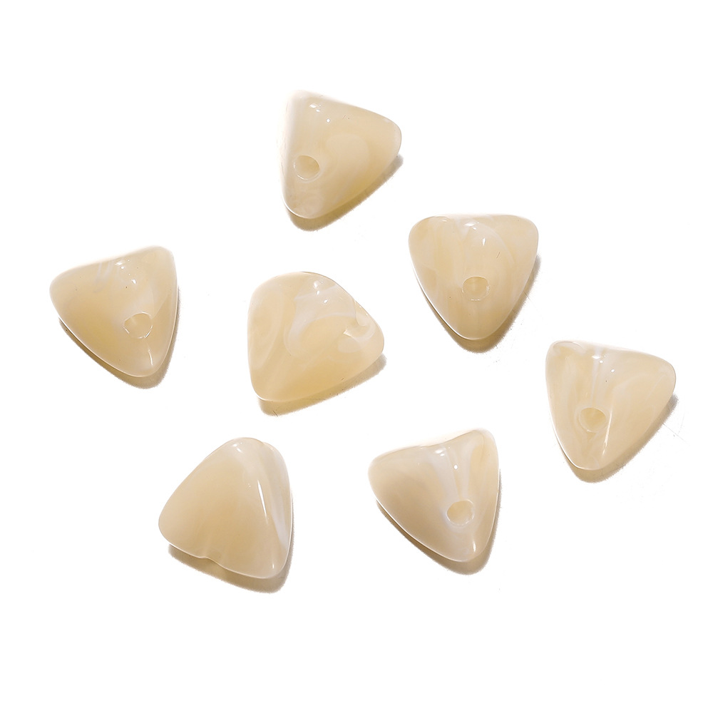 1 Bag of DIY Triangle Acrylic Jewelry Beads 
