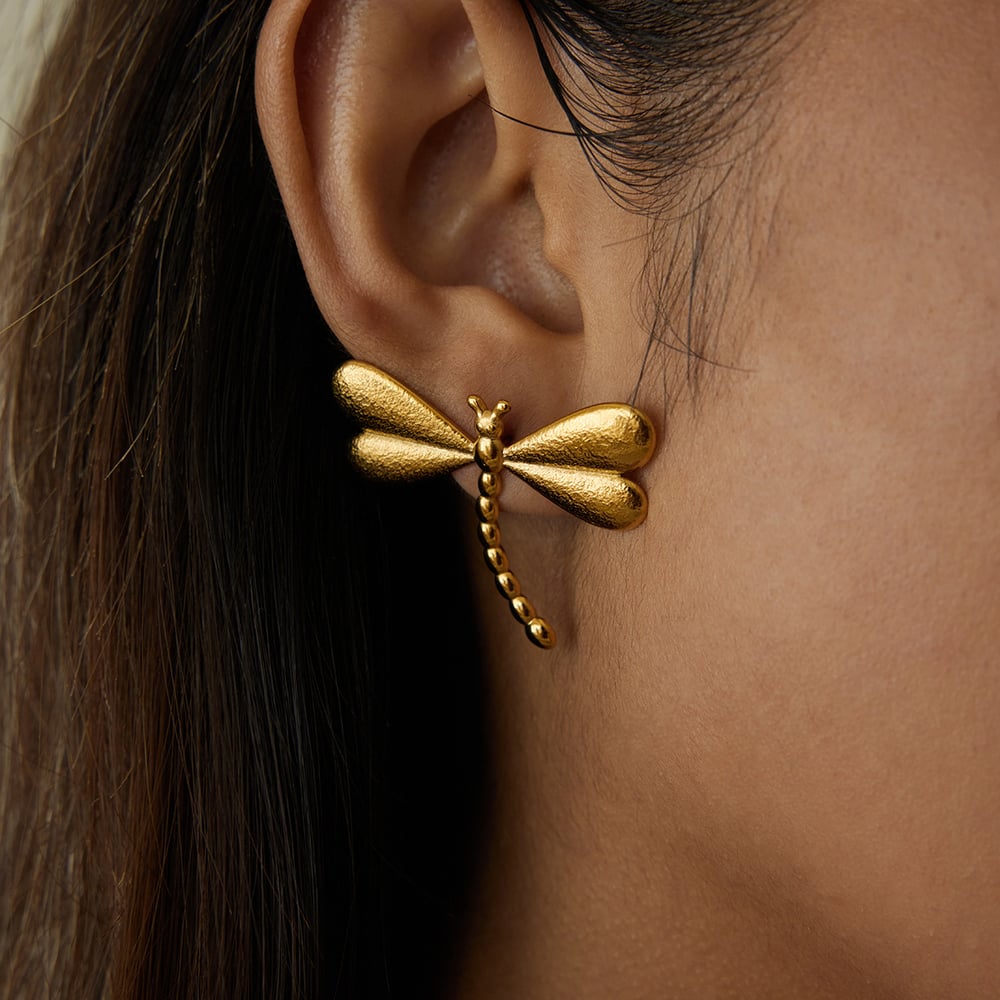 1 paio di splendidi orecchini a bottone da donna in acciaio inossidabile color oro a forma di libellula h5Immagine4