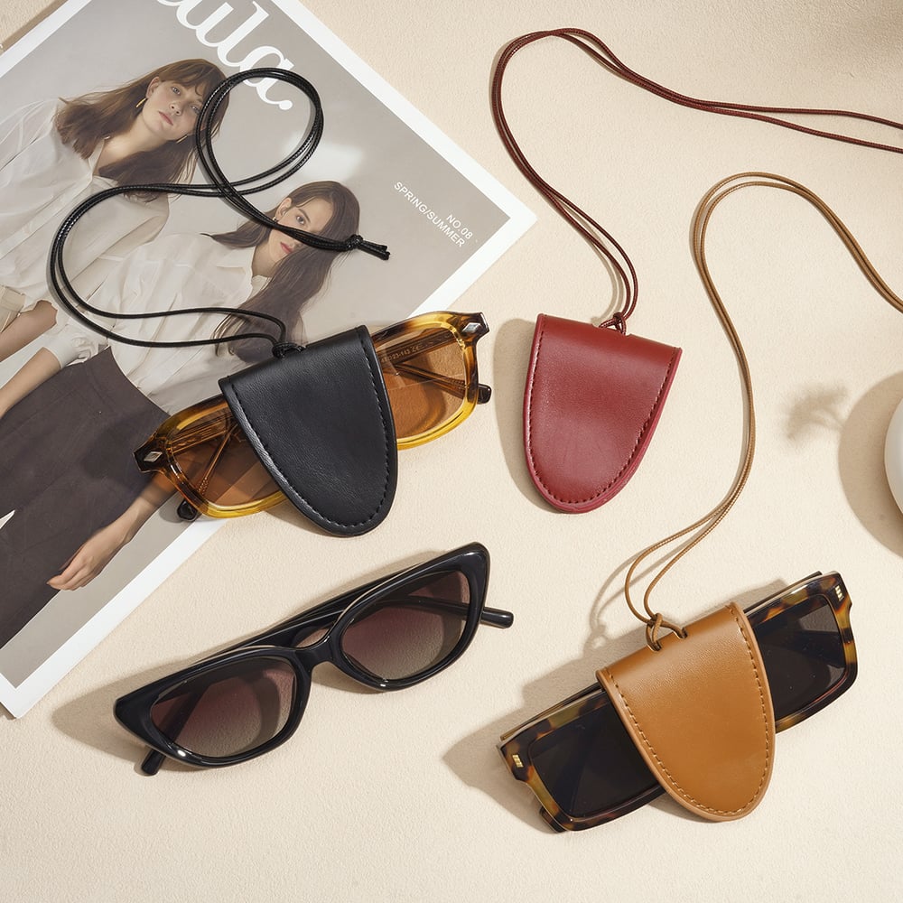 1 Piece Solid Color Magnetic Leather Glasses Clip Necklace Picture3