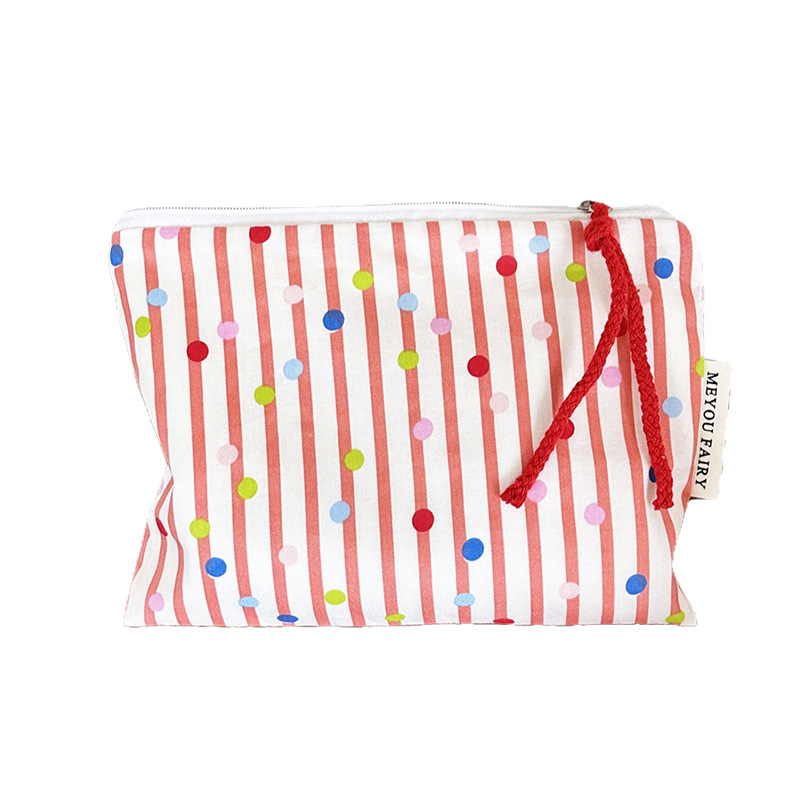 1 Piece  Cute Heart Animal Polka Dots  Women's Makeup Bags Picture4