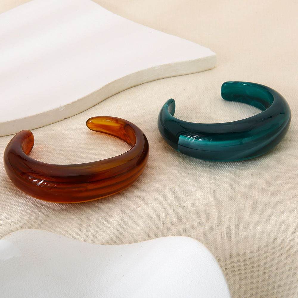 1 Piece Classic Series Simple Gradient Color Resin Women's Bangles h5Picture3