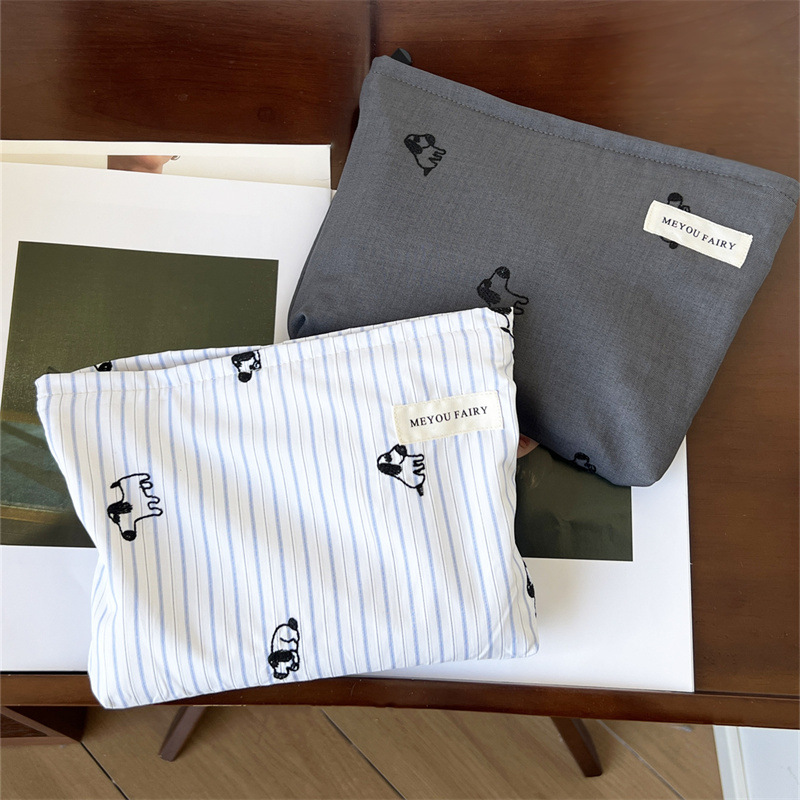 1 Piece Simple Cute Cartoon Puppy  Women's Makeup Bags Picture4