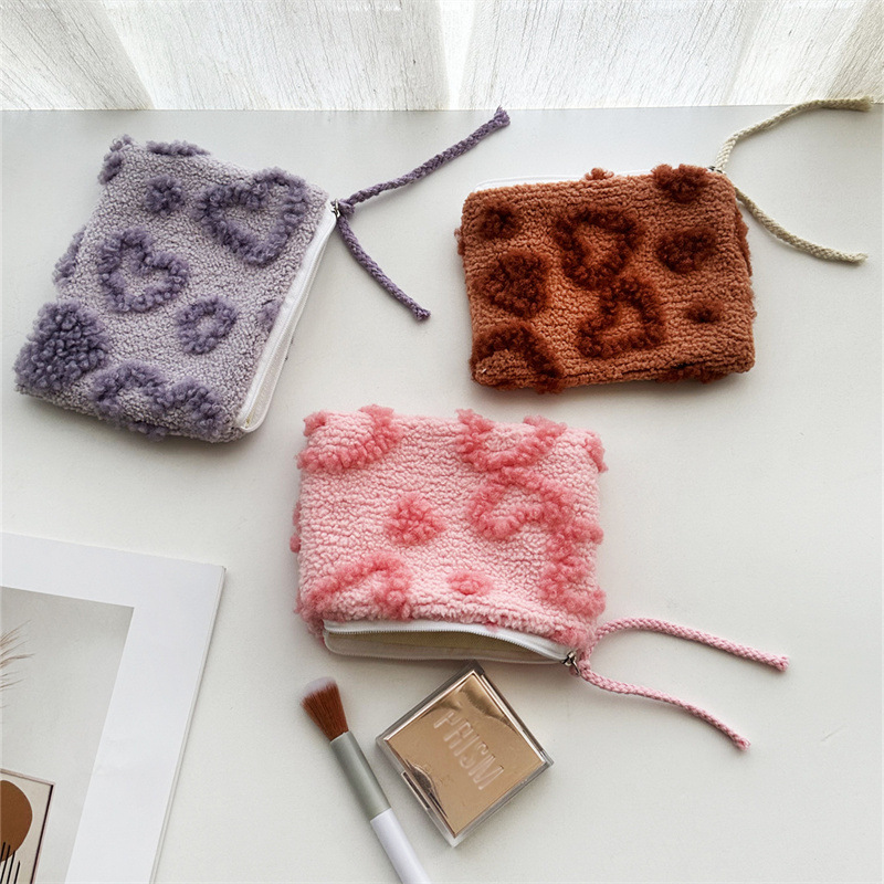 1 Piece Romantic Cute Compact Plush Flower Women's Makeup Bags Picture3