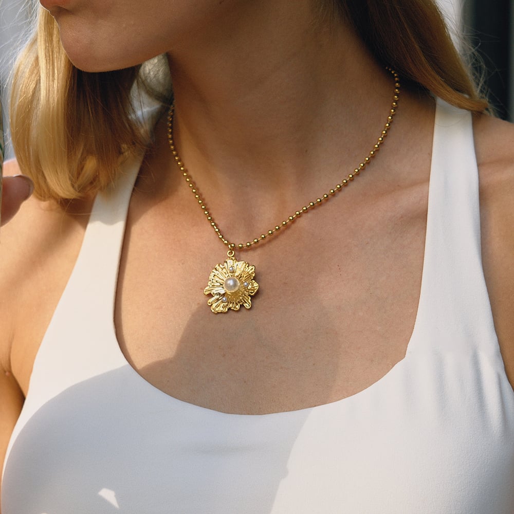 1 Piece Sweet Flower Stainless Steel Gold Color Women's Pendant Necklaces h5Picture3