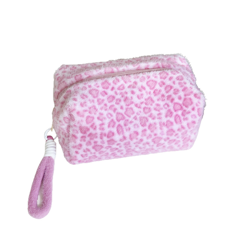 1 Piece Romantic  Retro Leopard Print Plush Women's Makeup Bags Picture5
