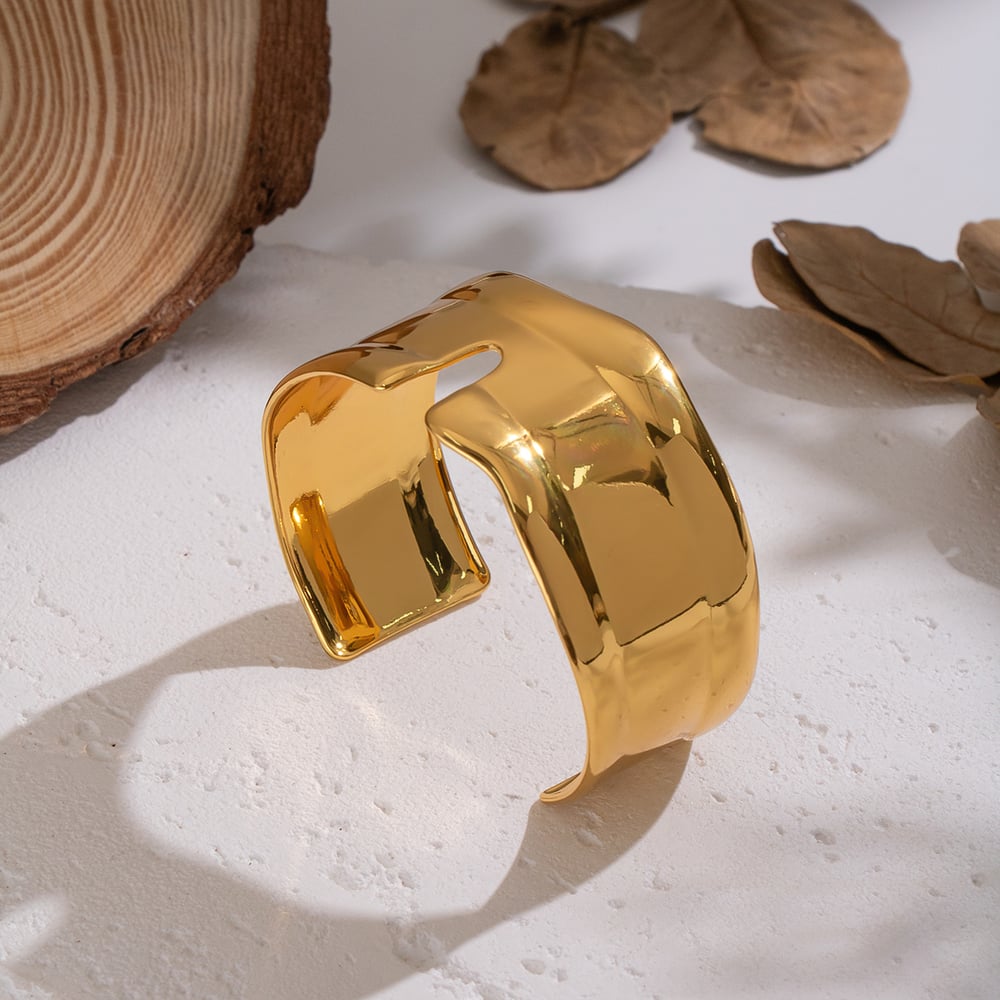 1 Stück einfarbiges Manschettenarmband aus Edelstahl in Goldfarbe Bild2