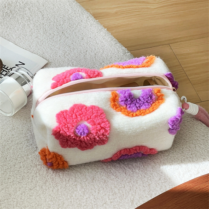 1 Piece Romantic Series Cute Flower Plush Women's Makeup Bags 