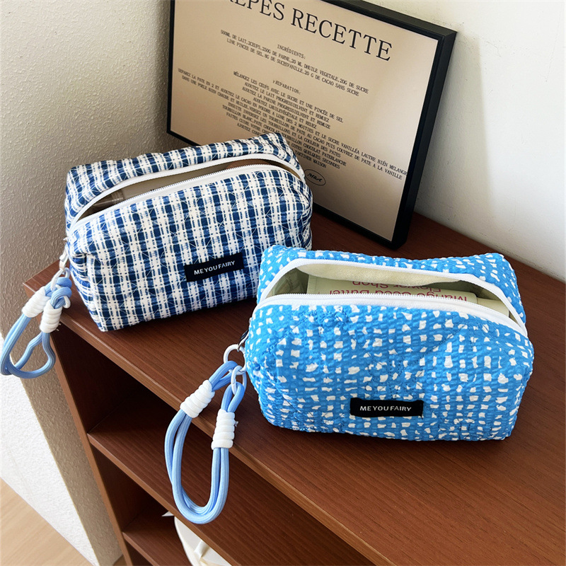 1 Piece Fresh Light Blue Checkered Women's Makeup Bags Picture3