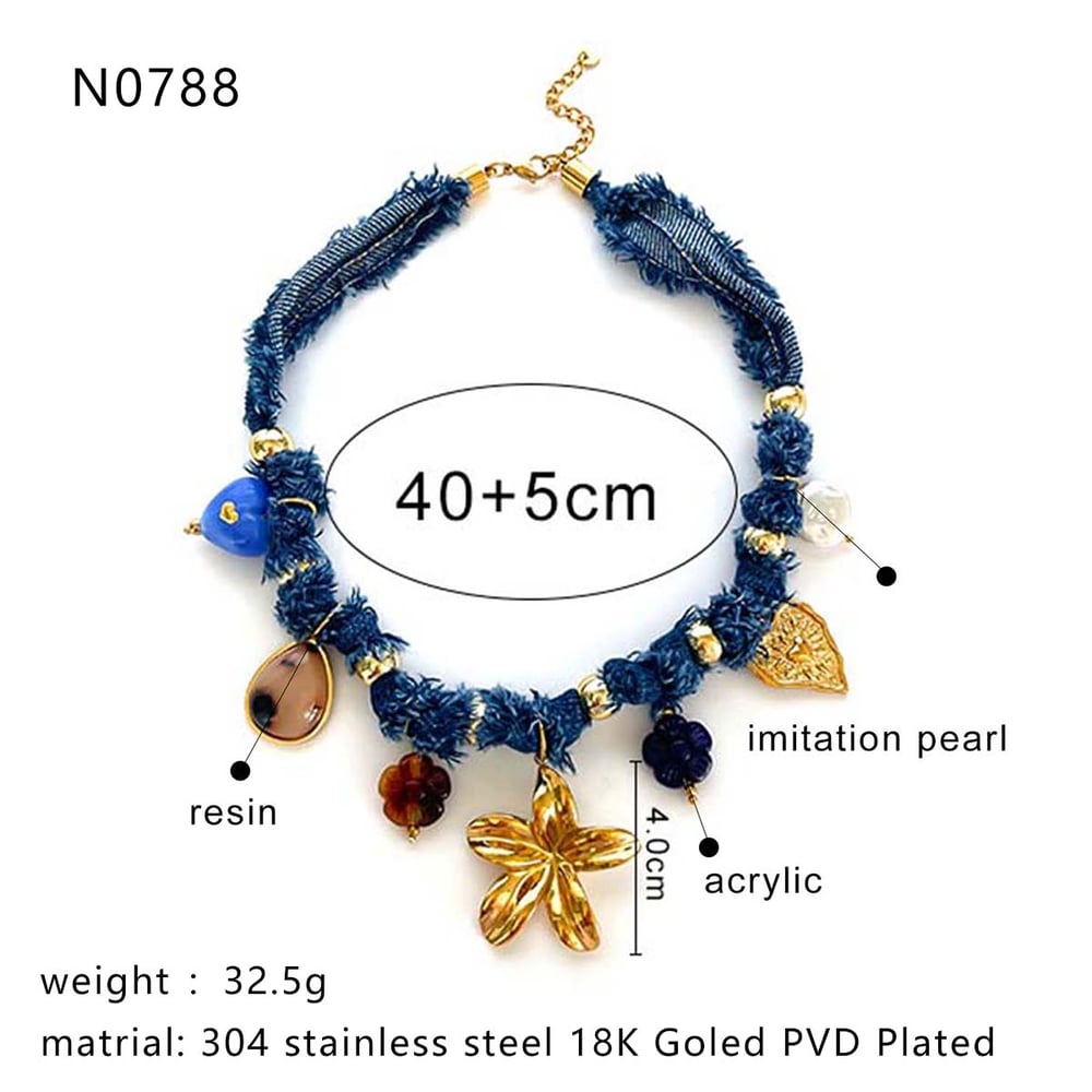 1 Stück Halskette mit Blumen-Herz-Anhänger aus Kunstharz in Goldfarbe h5Bild2