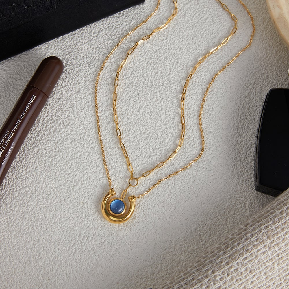 Collana con ciondolo da donna in acciaio inossidabile color oro con cerchio in resina blu classico da 1 pezzo h5Immagine7