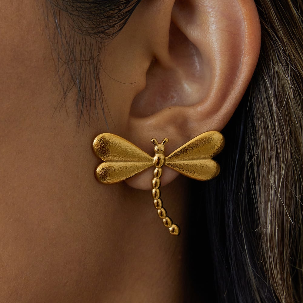 1 paio di splendidi orecchini a bottone da donna in acciaio inossidabile color oro a forma di libellula h5Immagine3