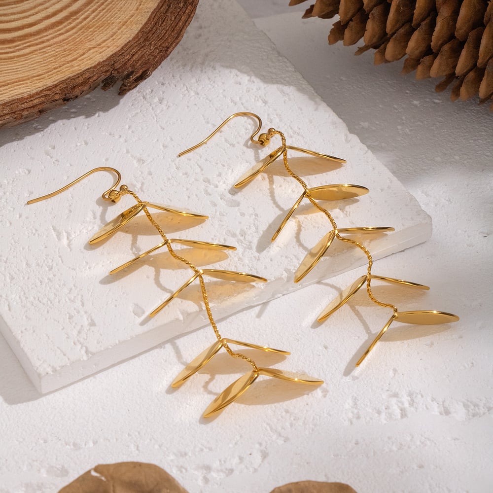 1 Paar blattförmige, goldfarbene Ohrhänger aus Edelstahl h5Bild2