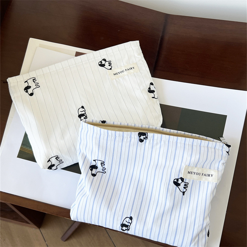 1 Piece Simple Cute Cartoon Puppy  Women's Makeup Bags Picture3