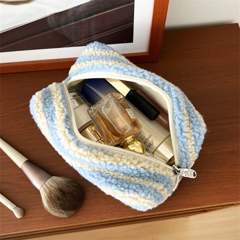 1 Piece Simple  Classic Strip Polyester Women's Makeup Bags Picture5