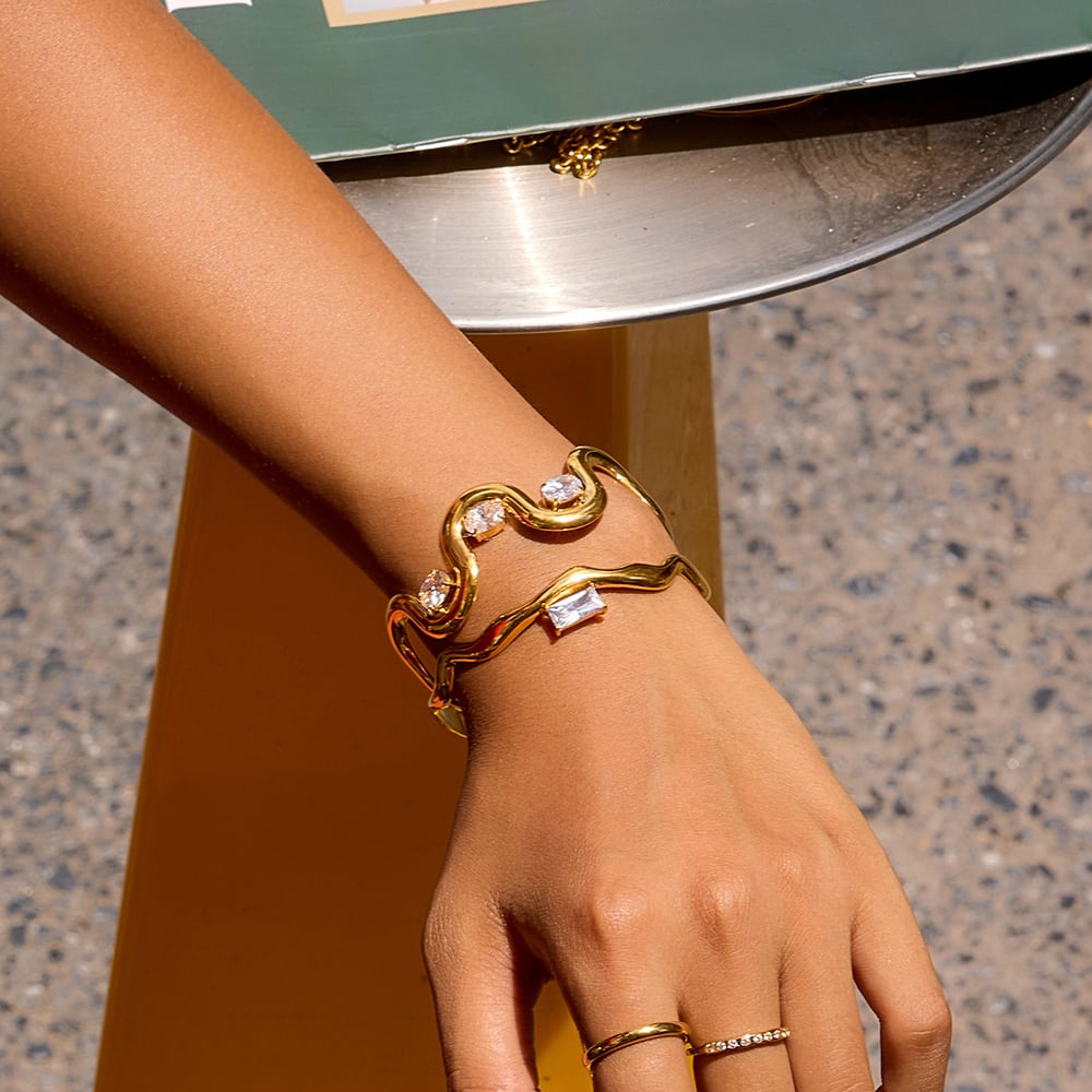 1 Piece Shinning Curve Stainless Steel Gold Color Zircon Women's Cuff Bracelets Picture3