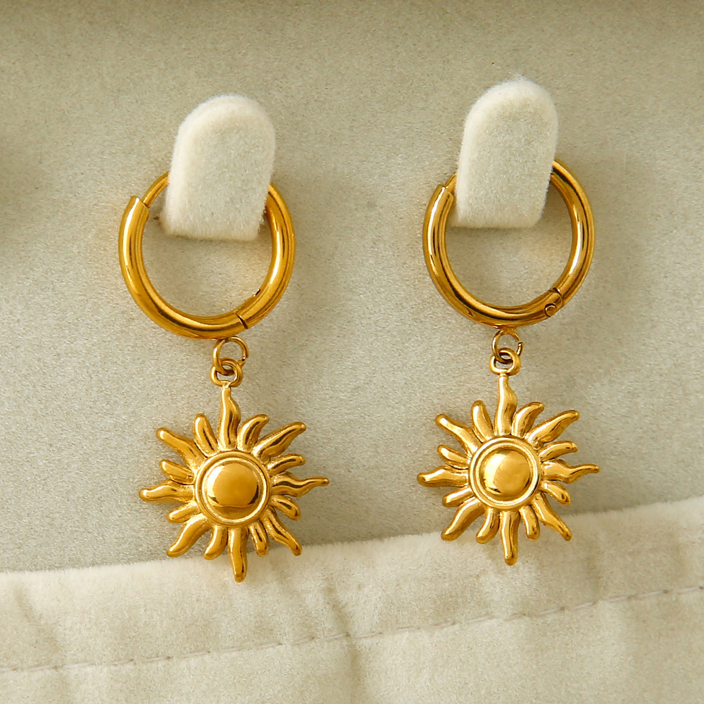 1 paire de boucles d'oreilles créoles classiques rétro soleil en acier inoxydable couleur or pour femme h5Image4