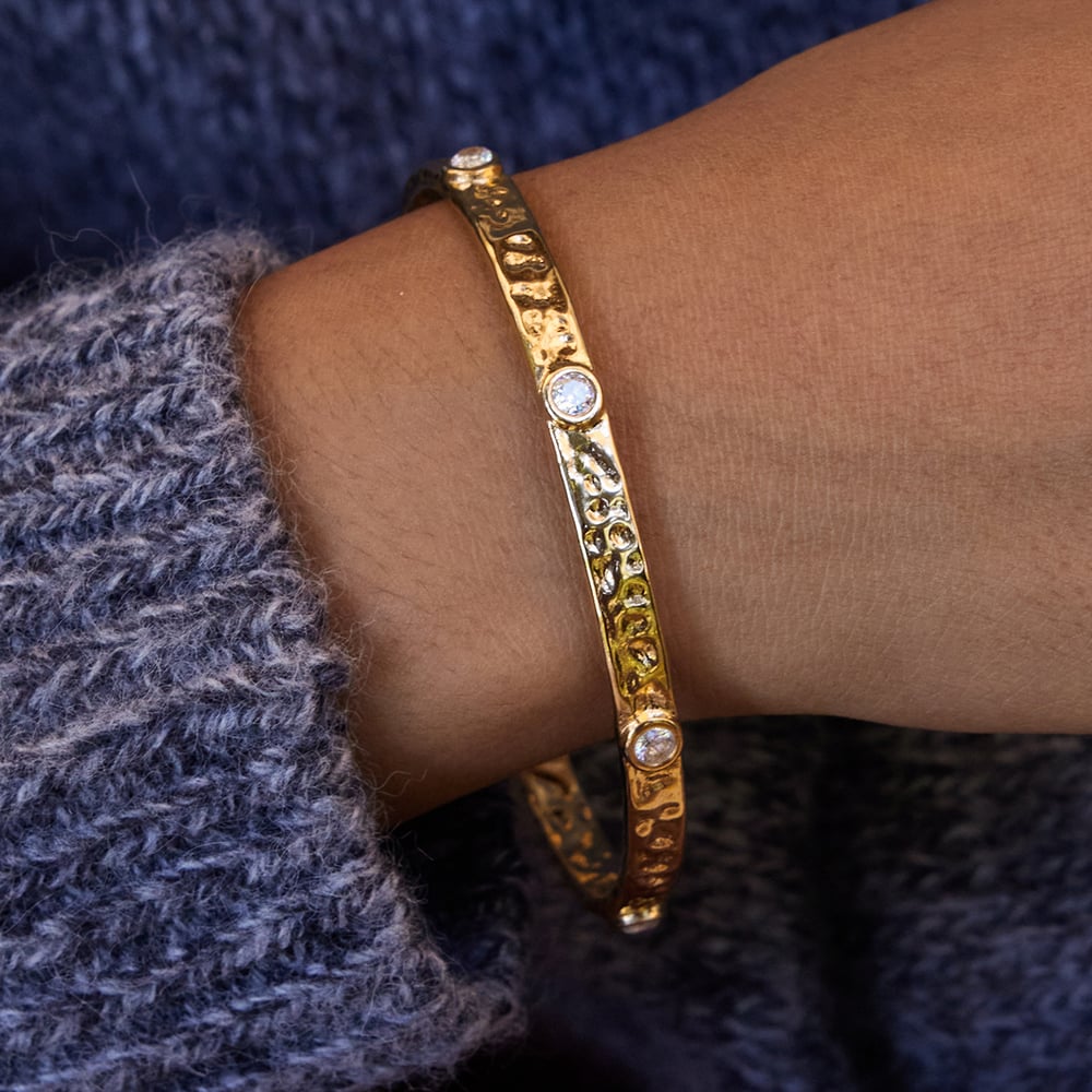 Braccialetti da donna in acciaio inossidabile con motivo a martello, colore oro e zirconi, 1 pezzo Immagine4