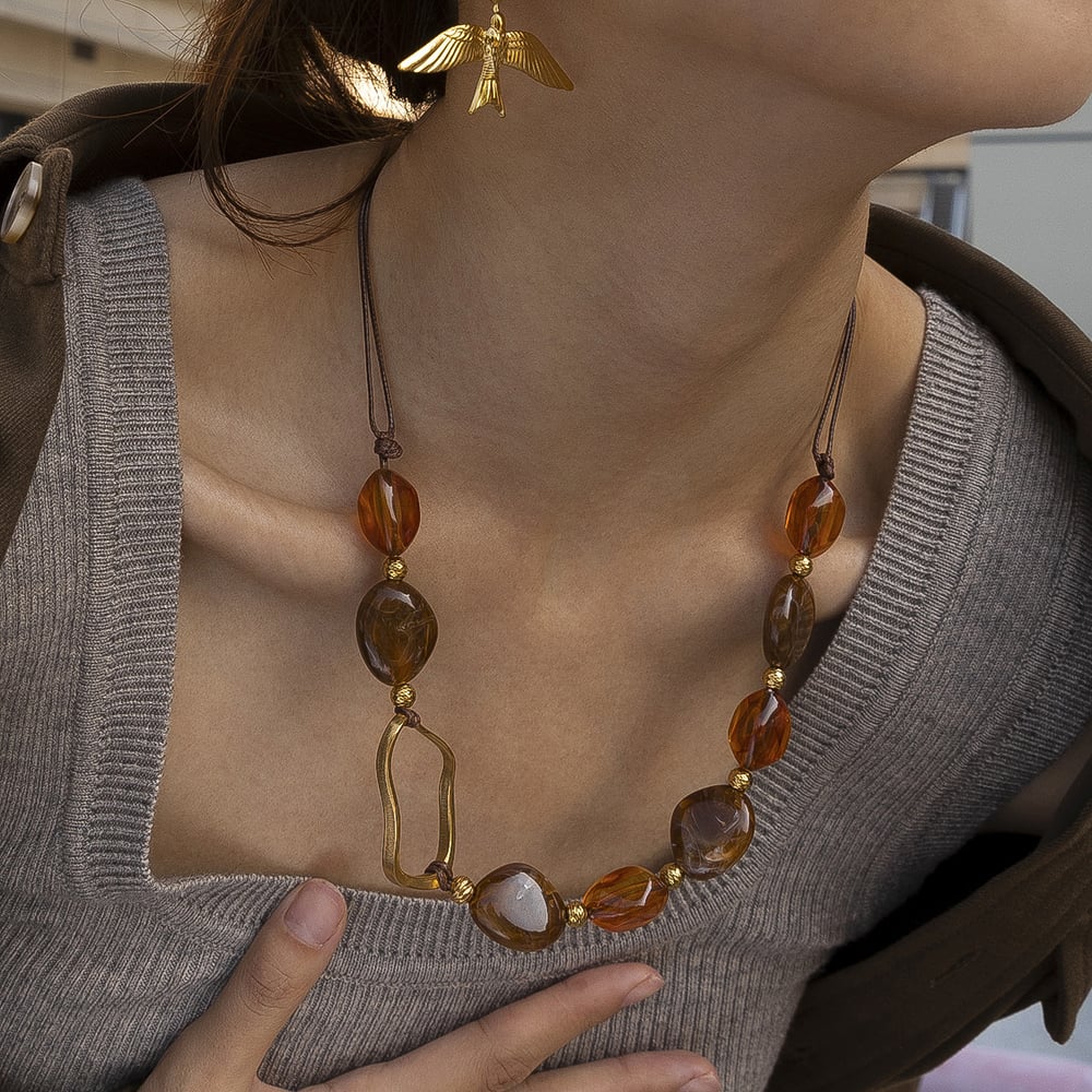 Collana con perline acriliche di forma irregolare da 1 pezzo h5Immagine4