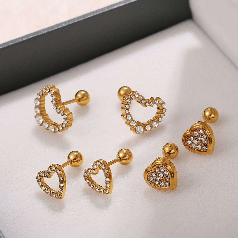 1 Paar Herz-Piercing-Ohrringe aus Edelstahl in Goldfarbe mit Strasssteinen h5Bild2