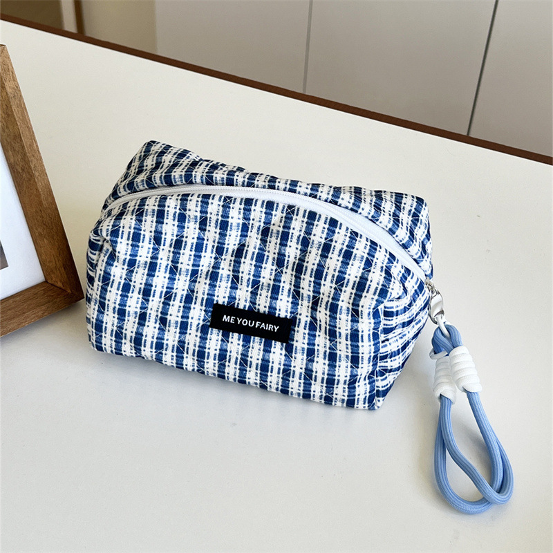 1 Piece Fresh Light Blue Checkered Women's Makeup Bags 
