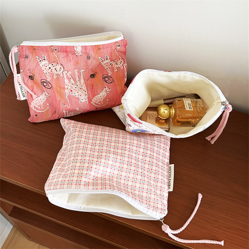 1 Piece  Cute Heart Animal Polka Dots  Women's Makeup Bags Picture3