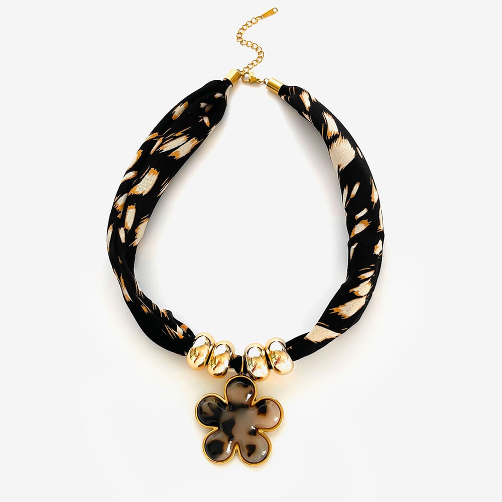 1 Piece Flower Heart Resin Pendant Necklace