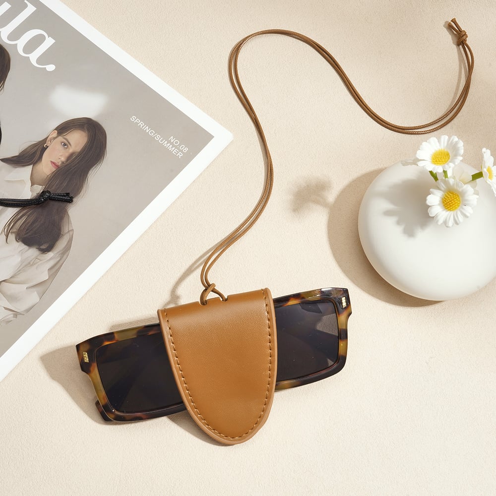 1 Piece Solid Color Magnetic Leather Glasses Clip Necklace Picture4