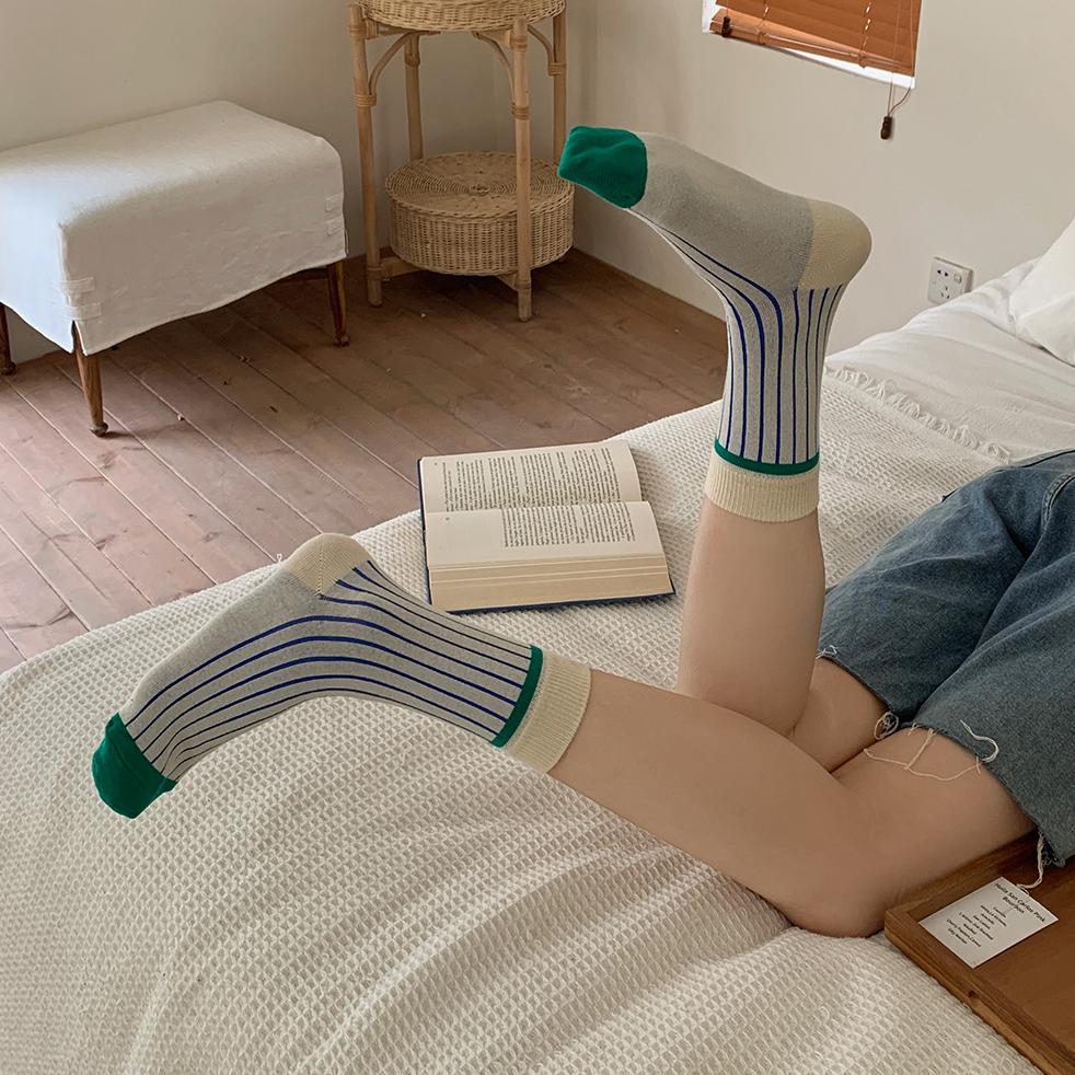 1 Pair Assorted Colors Stripe Cotton Women's Mid-Calf Socks Picture4