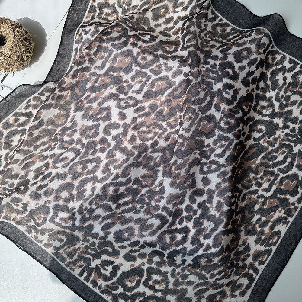 1 Piece Retro Leopard Print Pattern Bandana Picture3