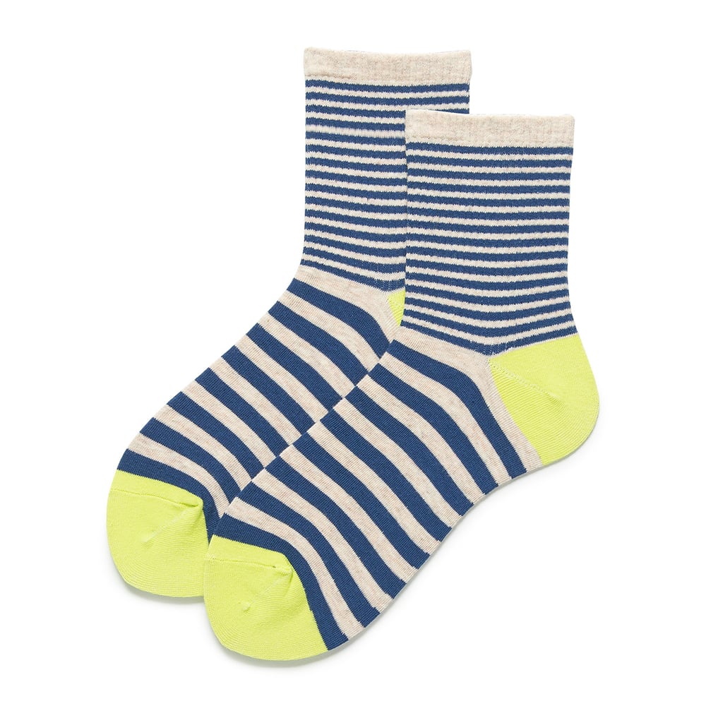1 paire de chaussettes mi-mollet en coton à rayures colorées pour femme