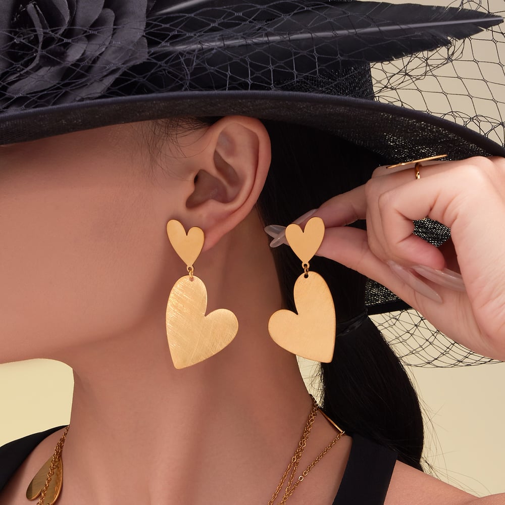 Klassieke hartvormige, effenkleurige ketting van titaniumstaal voor dames h5Afbeelding5