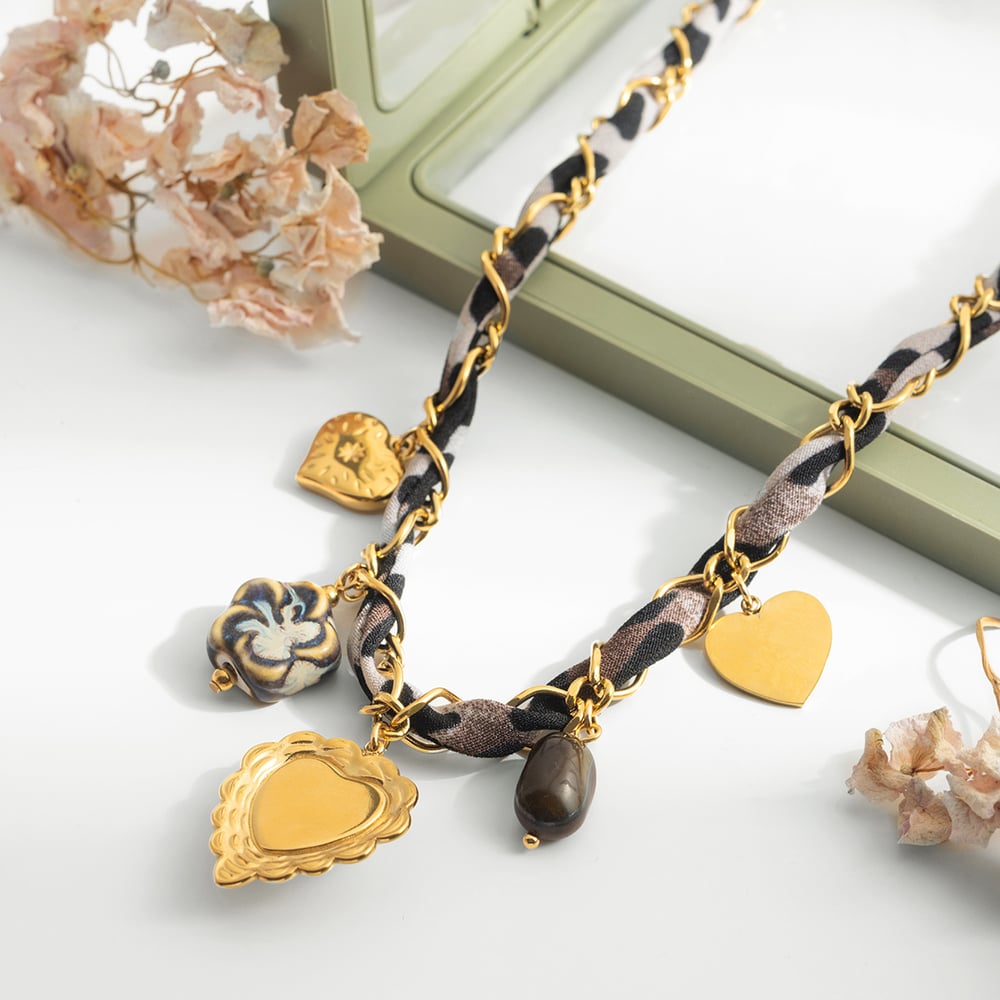 1 Piece Retro Heart Stainless Steel Gold Color Acrylic Women's Pendant Necklaces h5Picture5