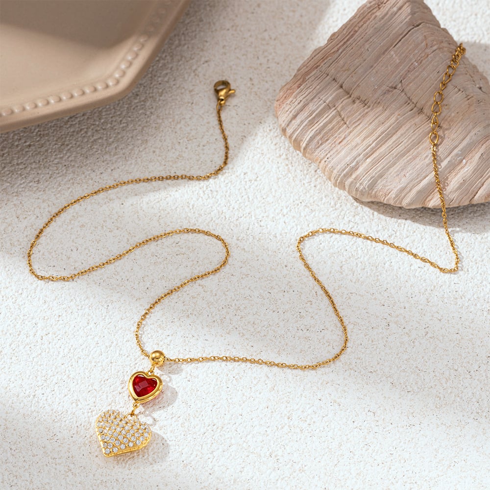 1 Stück Halskette mit Zirkon-Herzanhänger aus Edelstahl in Goldfarbe Bild4