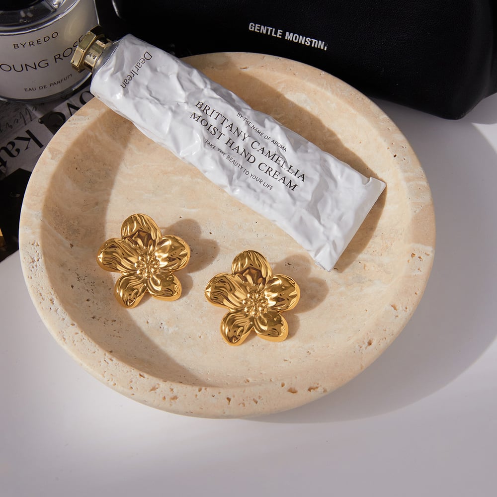 1 Pair Sweet Flower Stainless Steel Gold Color Women's Stud Earrings Picture4