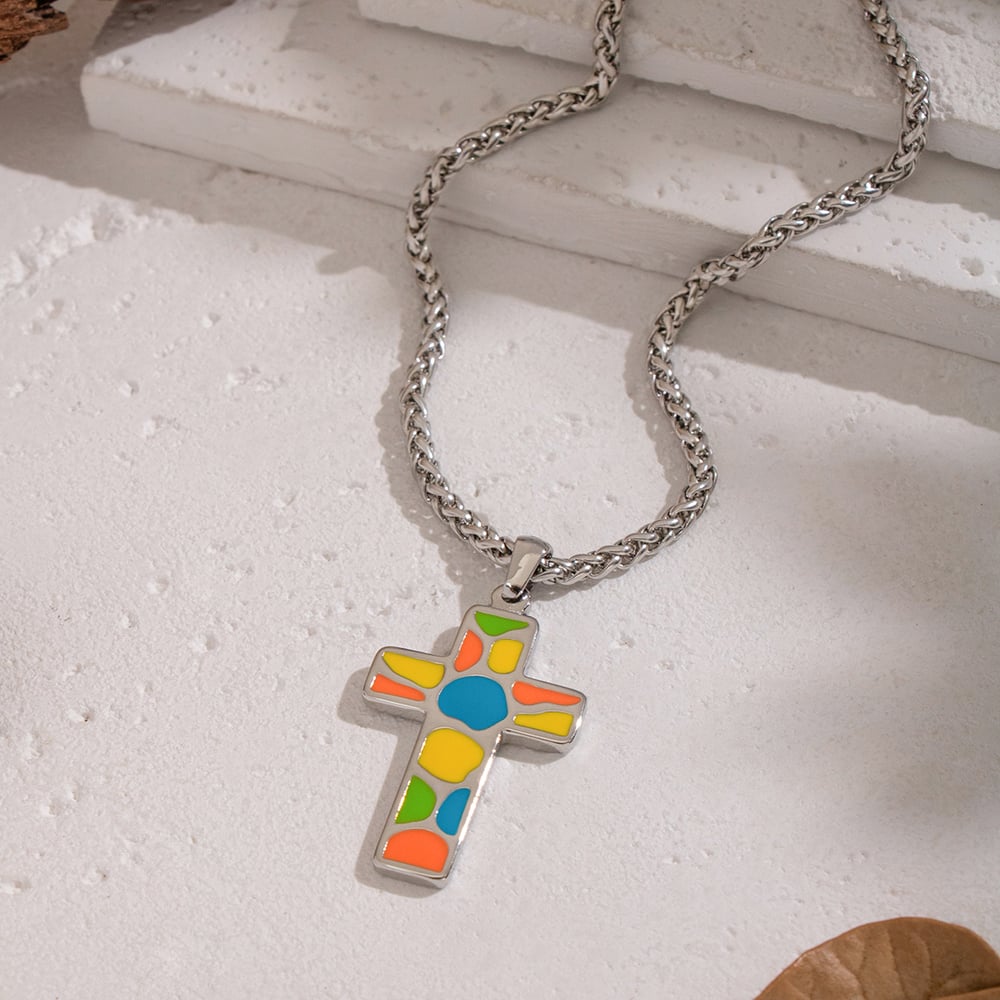 Collier pendentif croix en émail et acier inoxydable, 1 pièce Image4