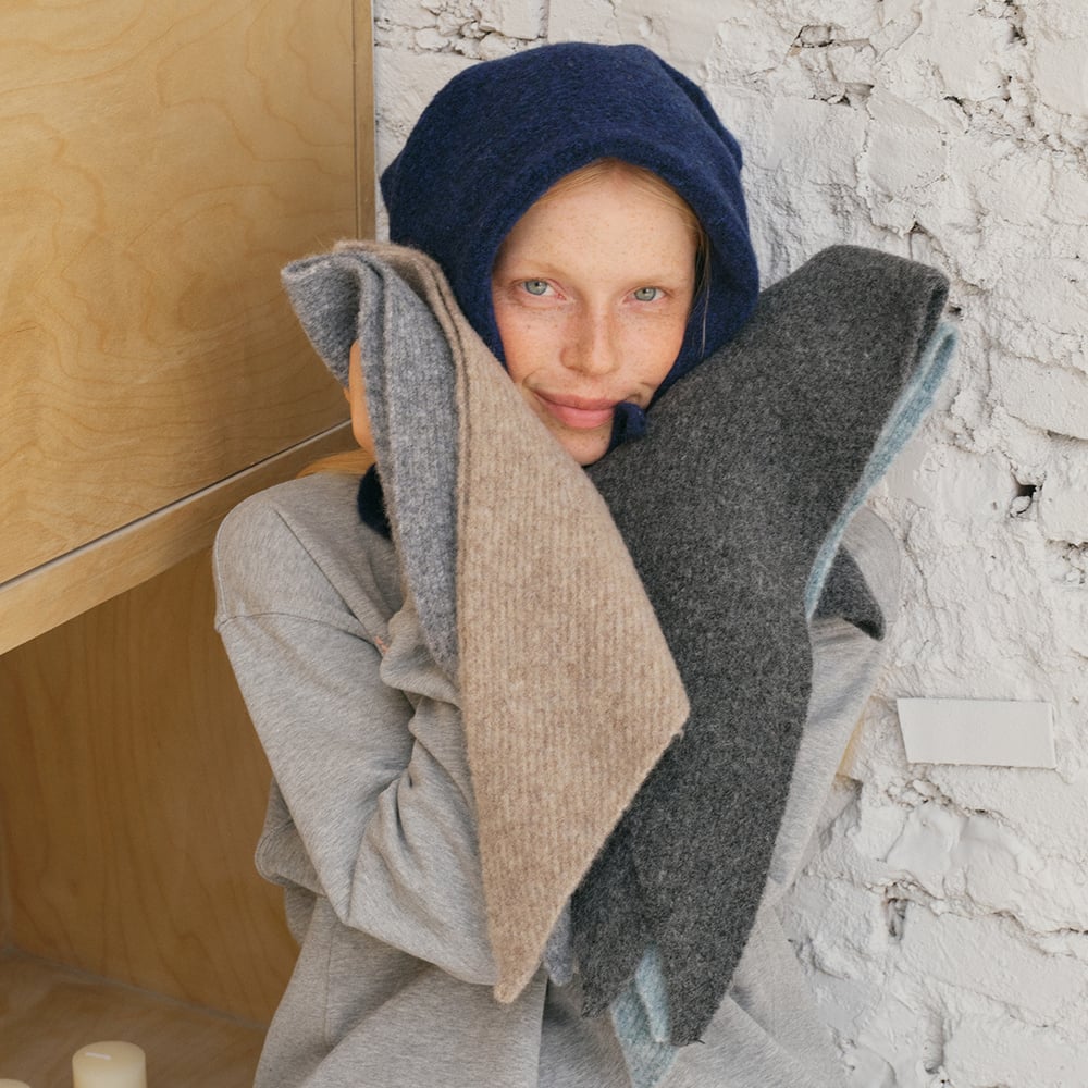 1 Piece Solid Color Wool Blend Knitted Triangular Scarf h5Picture2