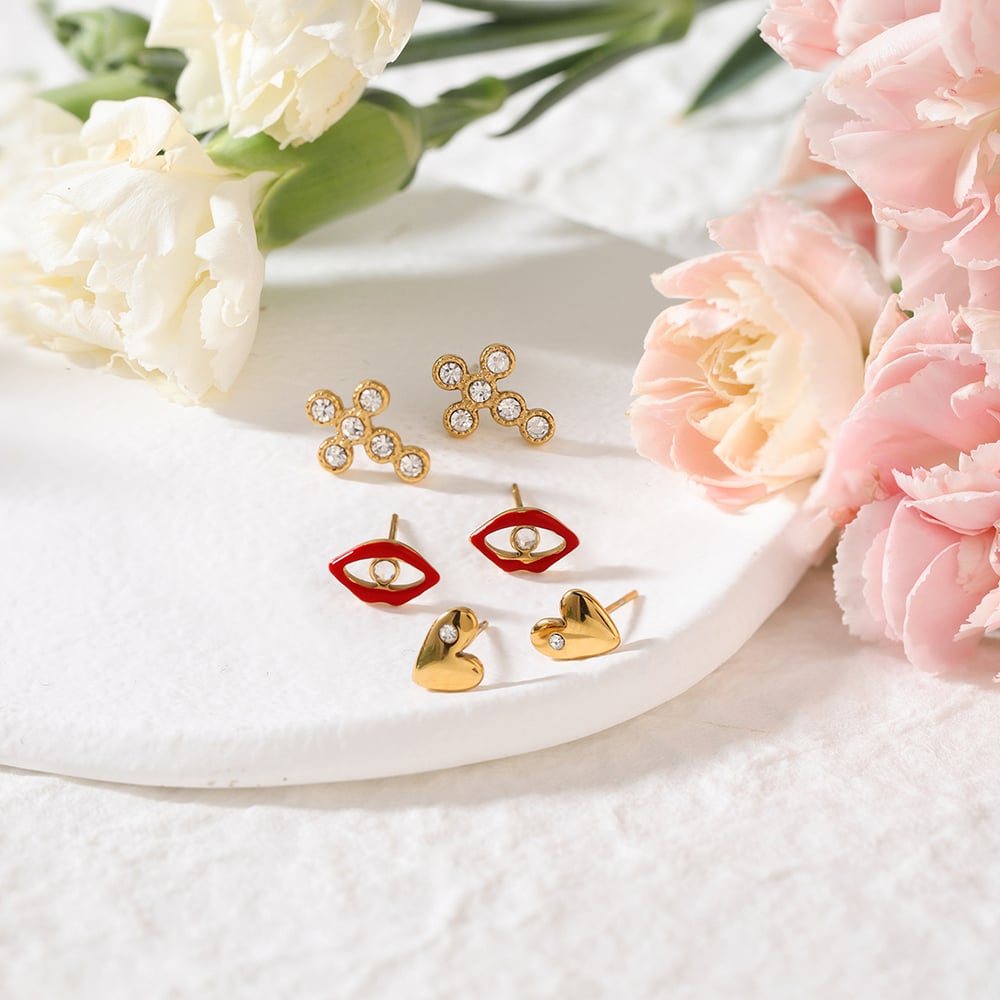 1 Set Exquisite Heart Stainless Steel Gold Color Women's Stud Earrings Picture4