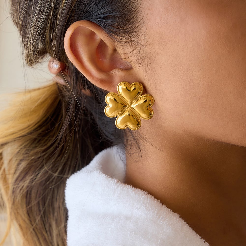 1 Pair Gorgeous Clover Stainless Steel Gold Color Women's Stud Earrings Picture3