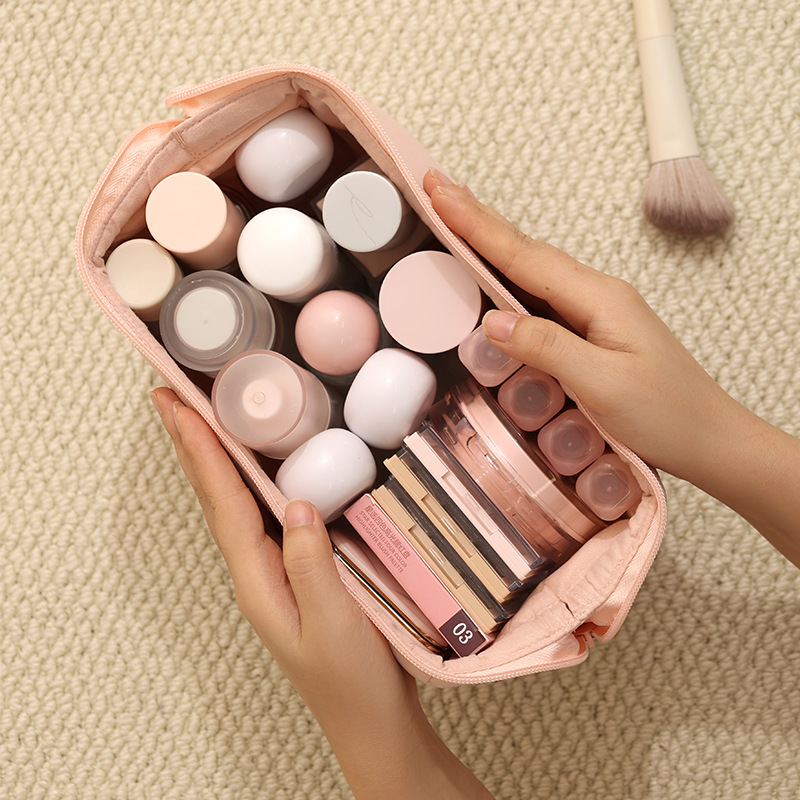 1 Stück einfarbige, karierte, gesteppte Kosmetiktasche Bild3